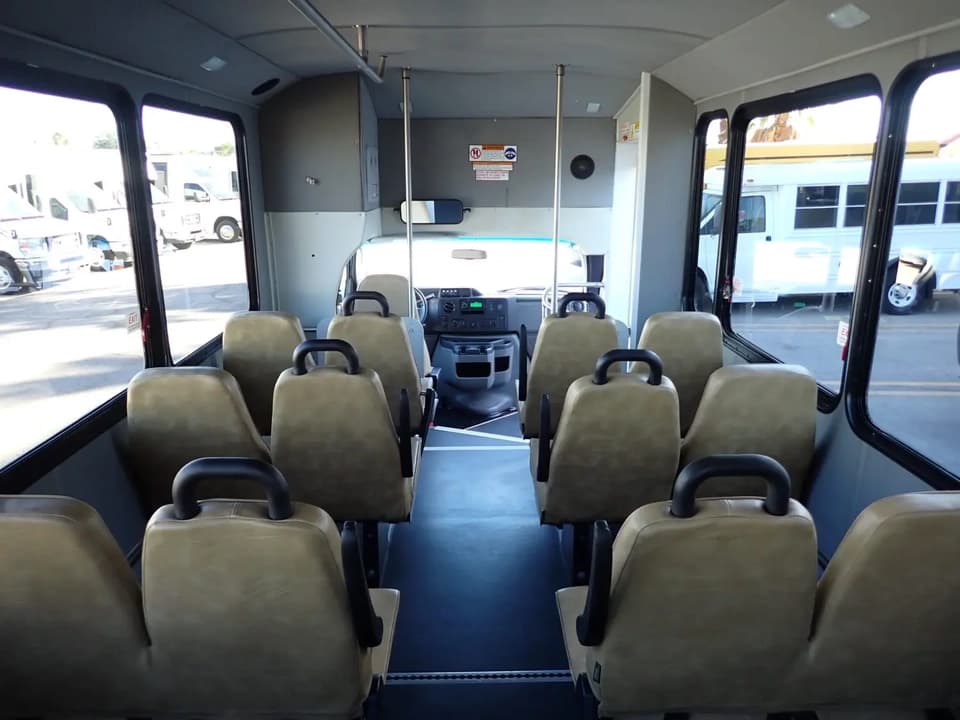 2017 Ford E350 El Dorado Advantage ADA Shuttle Bus - Image 7 2017 Ford E350 El Dorado Advantage ADA Shuttle Bus - Image 7