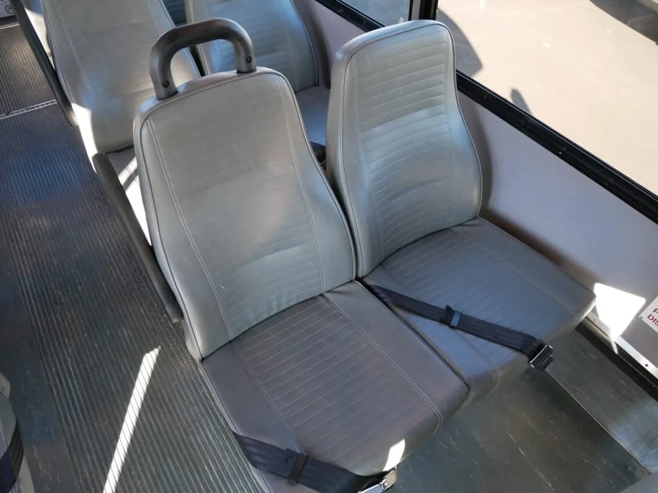 2012 Ford E450 Elkhart Coach ADA Shuttle Bus - Image 8 2012 Ford E450 Elkhart Coach ADA Shuttle Bus - Image 8