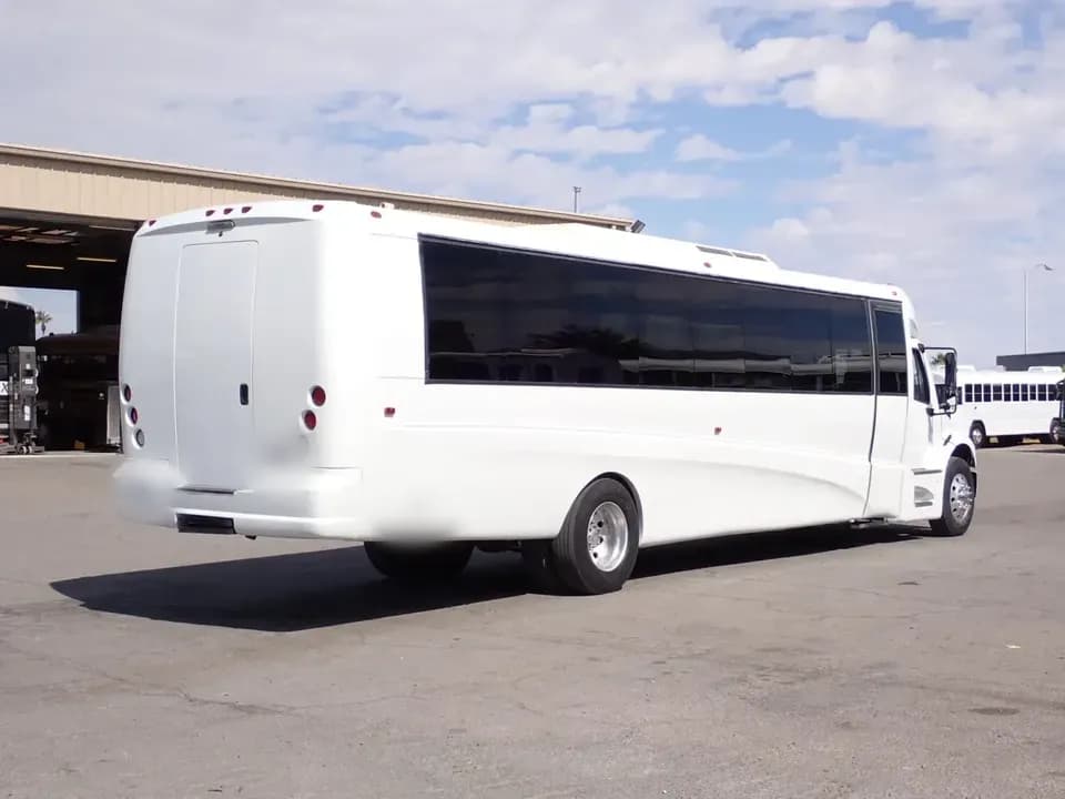 2014 Grech Motors GM40 Freightliner Shuttle Bus - Thumbnail 4 2014 Grech Motors GM40 Freightliner Shuttle Bus - Thumbnail 4