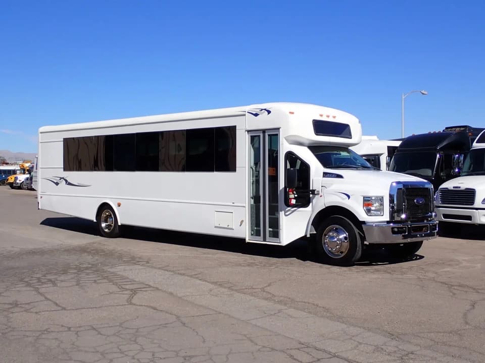 2018 Ford F650 Super Duty bus 2018 Ford F650 Super Duty bus
