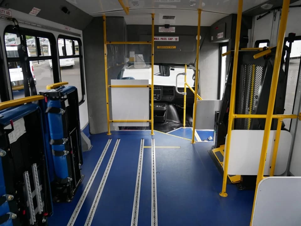 2012 Chevrolet 4500 Startrans ADA Shuttle Bus - Image 7 2012 Chevrolet 4500 Startrans ADA Shuttle Bus - Image 7