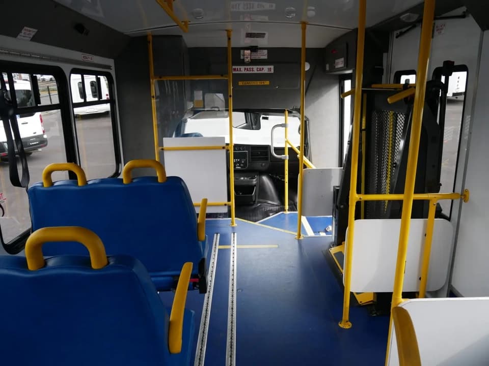 2012 Chevrolet 4500 Startrans ADA Shuttle Bus - Image 8 2012 Chevrolet 4500 Startrans ADA Shuttle Bus - Image 8