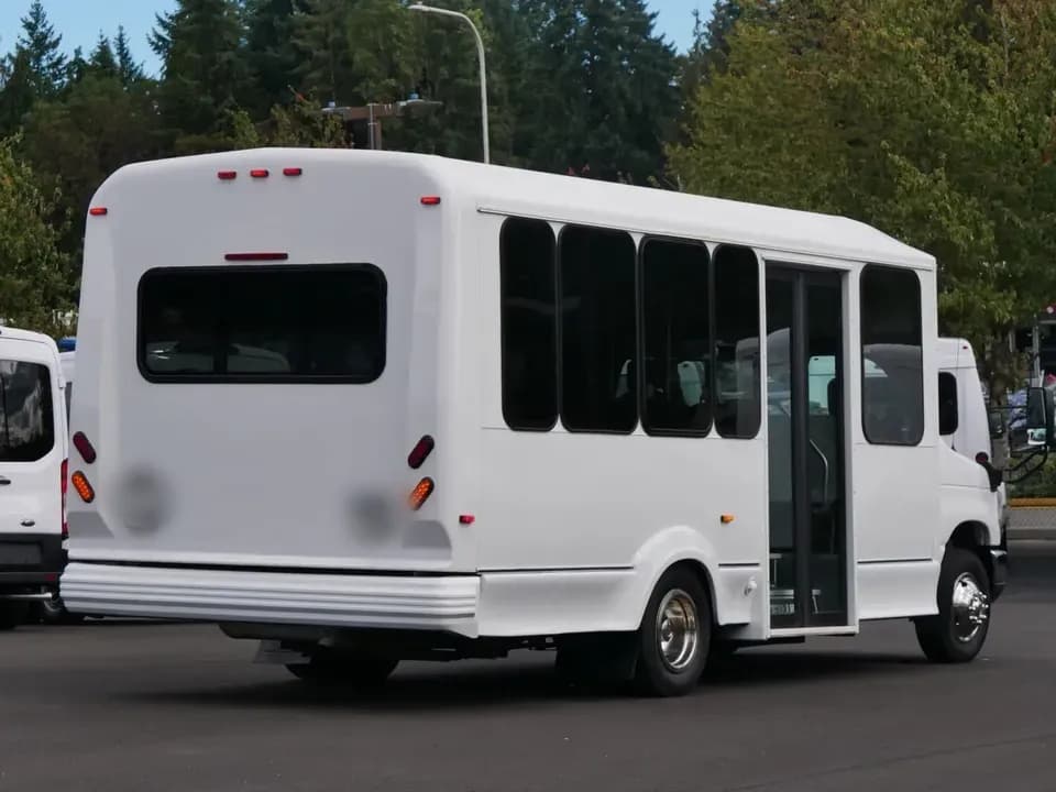 2016 Ford E450 El Dorado Shuttle Bus - Thumbnail 3 2016 Ford E450 El Dorado Shuttle Bus - Thumbnail 3