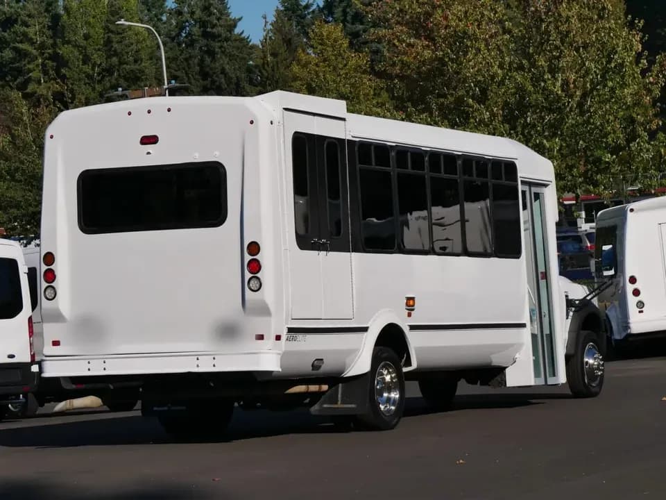 2021 Ford F550 Super Duty El Dorado Aero Elite ADA Shuttle Bus - Thumbnail 3 2021 Ford F550 Super Duty El Dorado Aero Elite ADA Shuttle Bus - Thumbnail 3