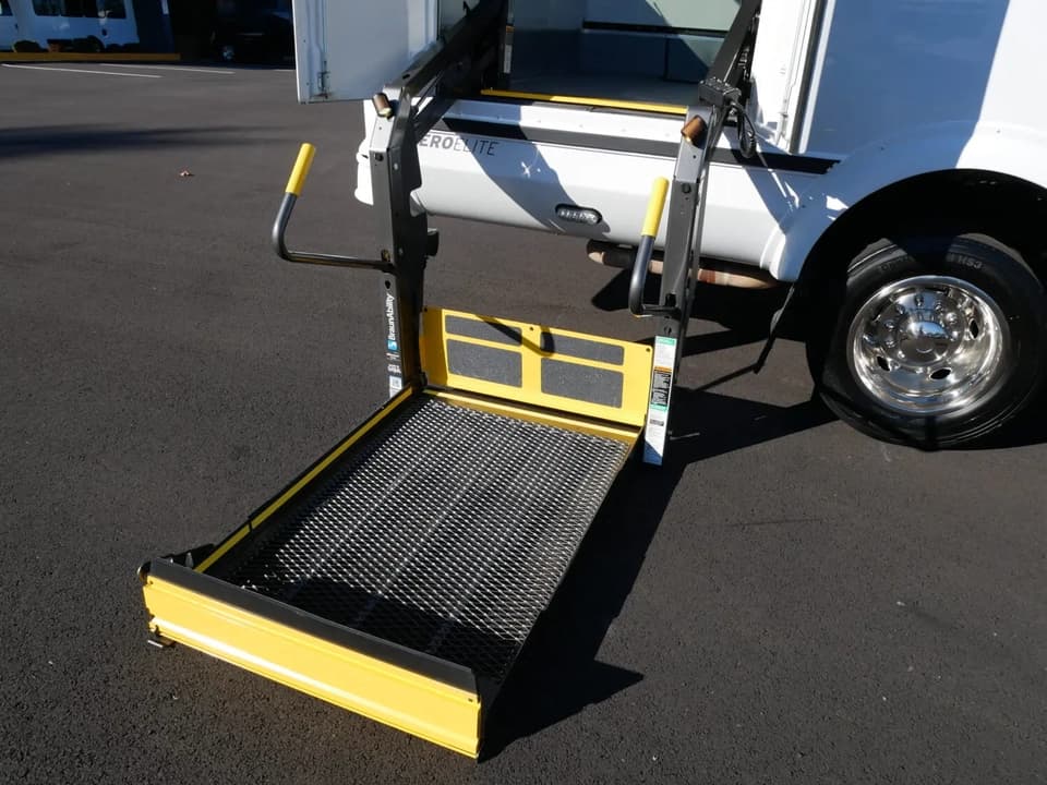 2021 Ford F550 Super Duty El Dorado Aero Elite ADA Shuttle Bus - Thumbnail 9 2021 Ford F550 Super Duty El Dorado Aero Elite ADA Shuttle Bus - Thumbnail 9