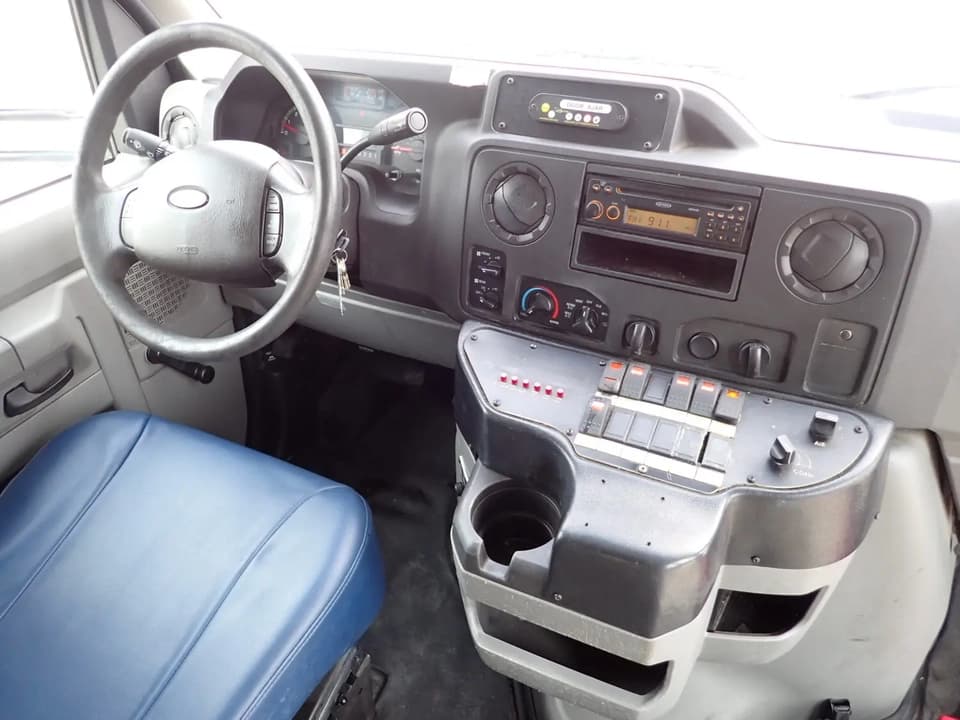 2017 Ford E350 Startrans Senator ADA Shuttle Bus - Thumbnail 8 2017 Ford E350 Startrans Senator ADA Shuttle Bus - Thumbnail 8