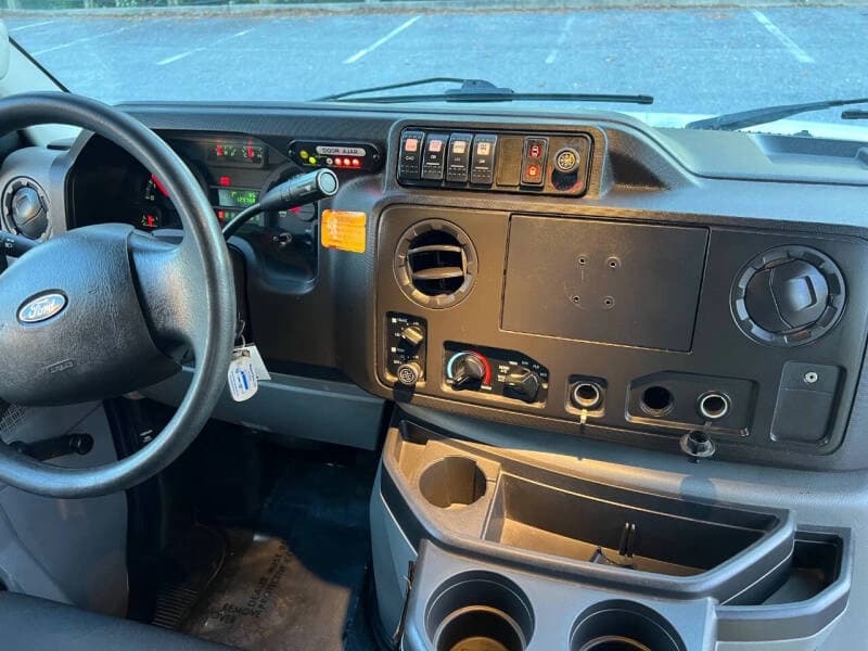 2018 Ford E-350 ADA Shuttle Bus - Image 22 2018 Ford E-350 ADA Shuttle Bus - Image 22