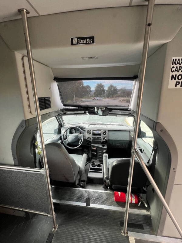 2011 Ford F650 Super Duty Glaval Shuttle Bus - Image 22 2011 Ford F650 Super Duty Glaval Shuttle Bus - Image 22