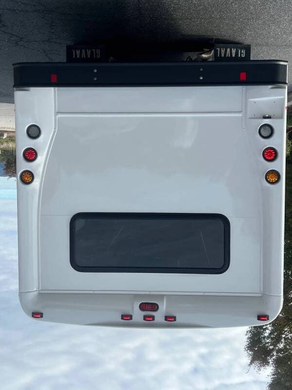 2011 Ford F650 Super Duty Glaval Shuttle Bus - Image 24 2011 Ford F650 Super Duty Glaval Shuttle Bus - Image 24