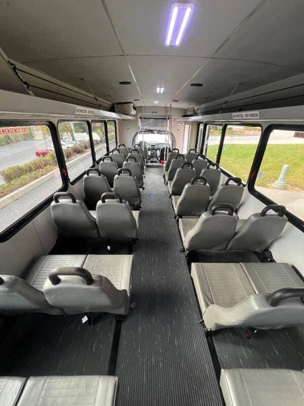 2011 Ford F650 Super Duty Glaval Shuttle Bus - Image 31 2011 Ford F650 Super Duty Glaval Shuttle Bus - Image 31