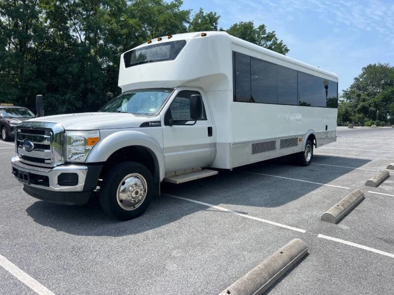 2014 Ford F550 Super Duty bus 2014 Ford F550 Super Duty bus