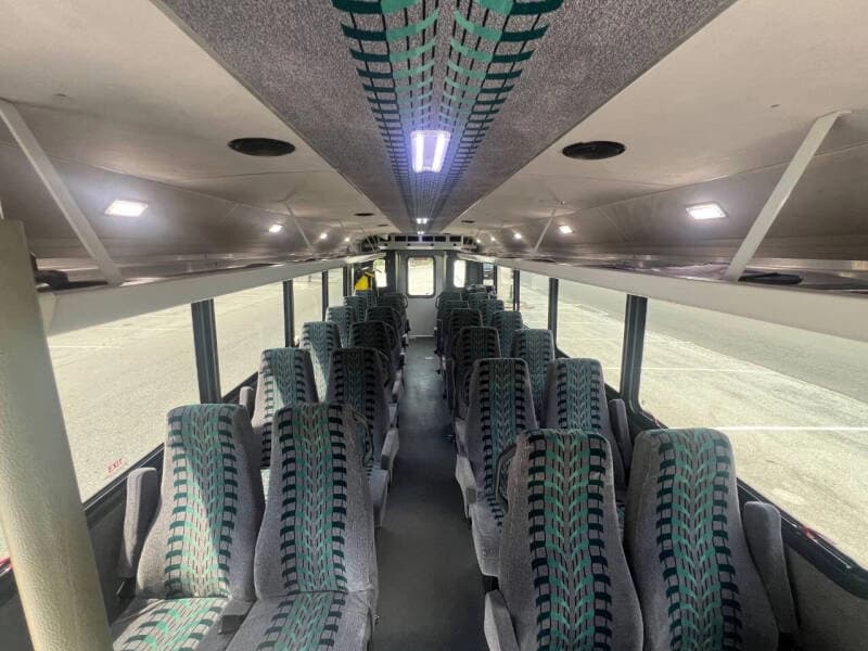 2014 Ford F550 Super Duty ADA Shuttle Bus - Image 13 2014 Ford F550 Super Duty ADA Shuttle Bus - Image 13