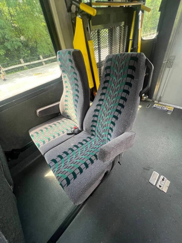 2014 Ford F550 Super Duty ADA Shuttle Bus - Image 14 2014 Ford F550 Super Duty ADA Shuttle Bus - Image 14