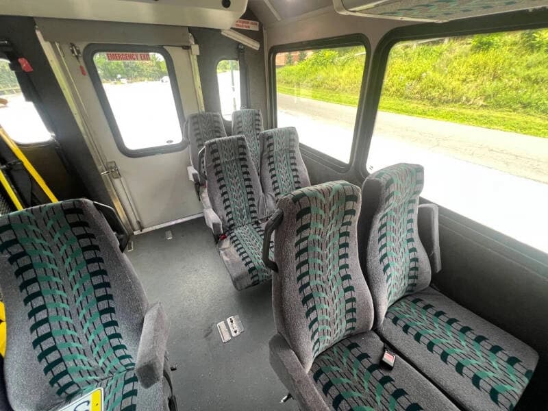 2014 Ford F550 Super Duty ADA Shuttle Bus - Image 16 2014 Ford F550 Super Duty ADA Shuttle Bus - Image 16