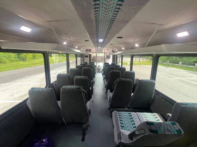 2014 Ford F550 Super Duty ADA Shuttle Bus - Image 18 2014 Ford F550 Super Duty ADA Shuttle Bus - Image 18