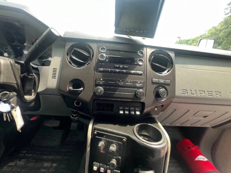 2014 Ford F550 Super Duty ADA Shuttle Bus - Image 20 2014 Ford F550 Super Duty ADA Shuttle Bus - Image 20