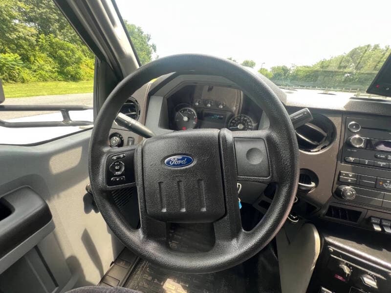 2014 Ford F550 Super Duty ADA Shuttle Bus - Image 21 2014 Ford F550 Super Duty ADA Shuttle Bus - Image 21