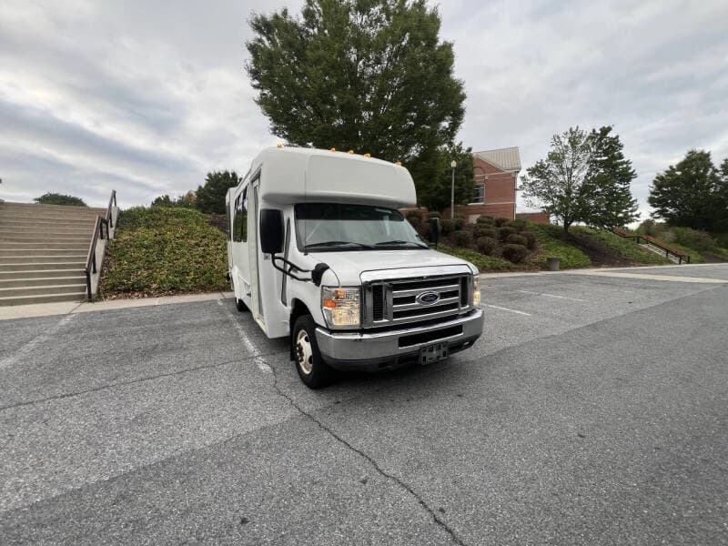 2015 Ford E350 ADA Shuttle Bus - Image 5 2015 Ford E350 ADA Shuttle Bus - Image 5
