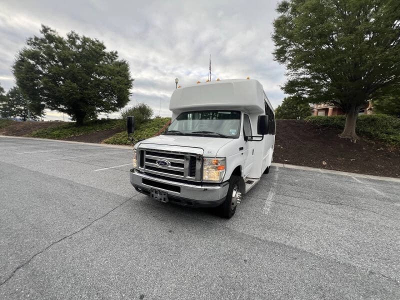 2015 Ford E350 ADA Shuttle Bus - Image 6 2015 Ford E350 ADA Shuttle Bus - Image 6