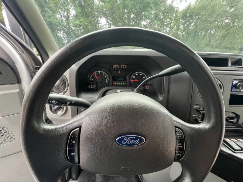 2015 Ford E350 ADA Shuttle Bus - Image 9 2015 Ford E350 ADA Shuttle Bus - Image 9