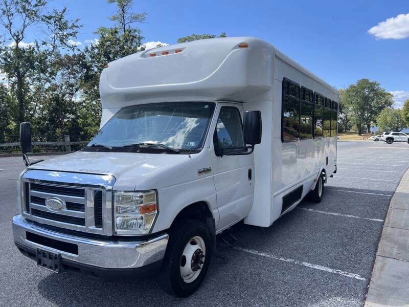 2016 Ford E450 ADA Shuttle Bus - Image 2 2016 Ford E450 ADA Shuttle Bus - Image 2