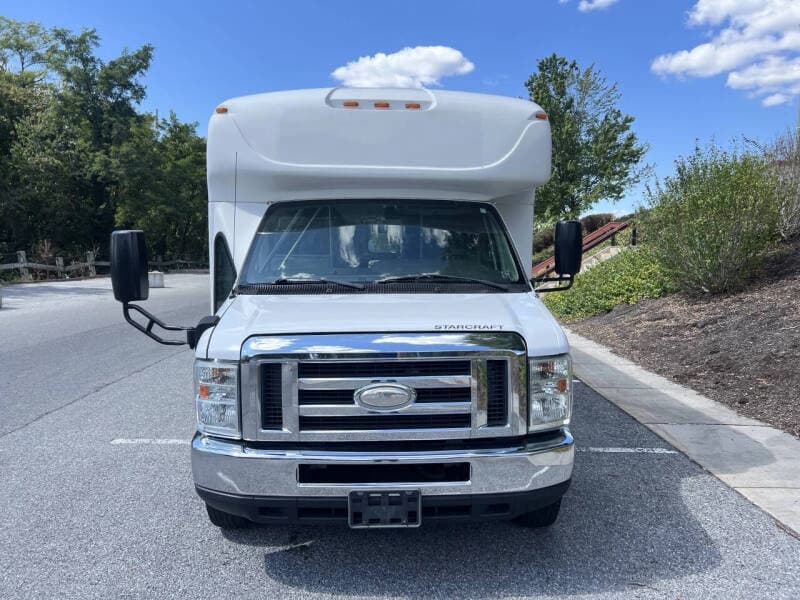 2016 Ford E450 ADA Shuttle Bus - Image 3 2016 Ford E450 ADA Shuttle Bus - Image 3