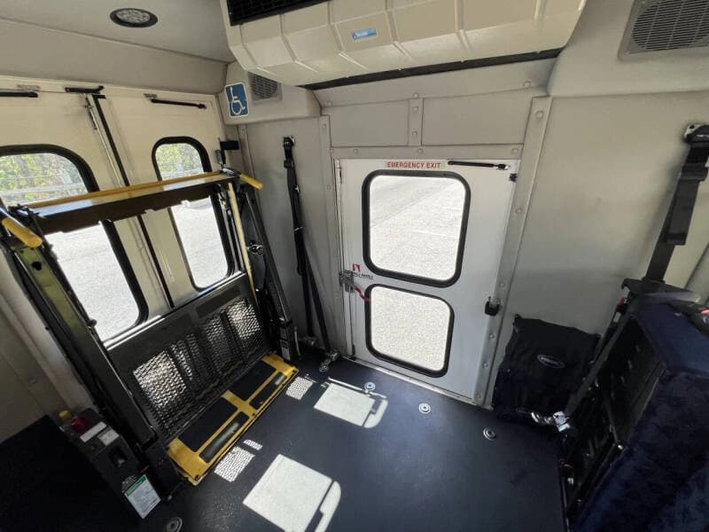 2016 Ford E450 ADA Shuttle Bus - Image 21 2016 Ford E450 ADA Shuttle Bus - Image 21