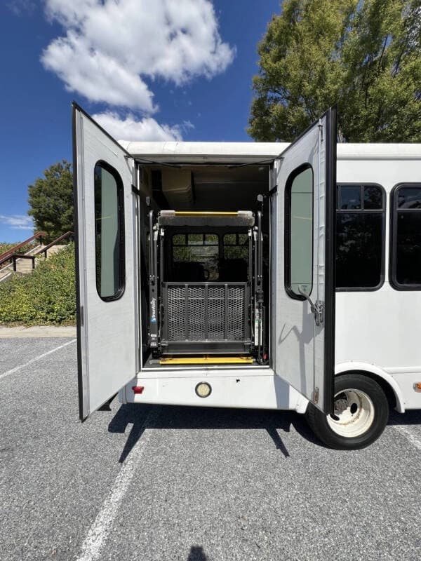 2016 Ford E450 ADA Shuttle Bus - Image 22 2016 Ford E450 ADA Shuttle Bus - Image 22