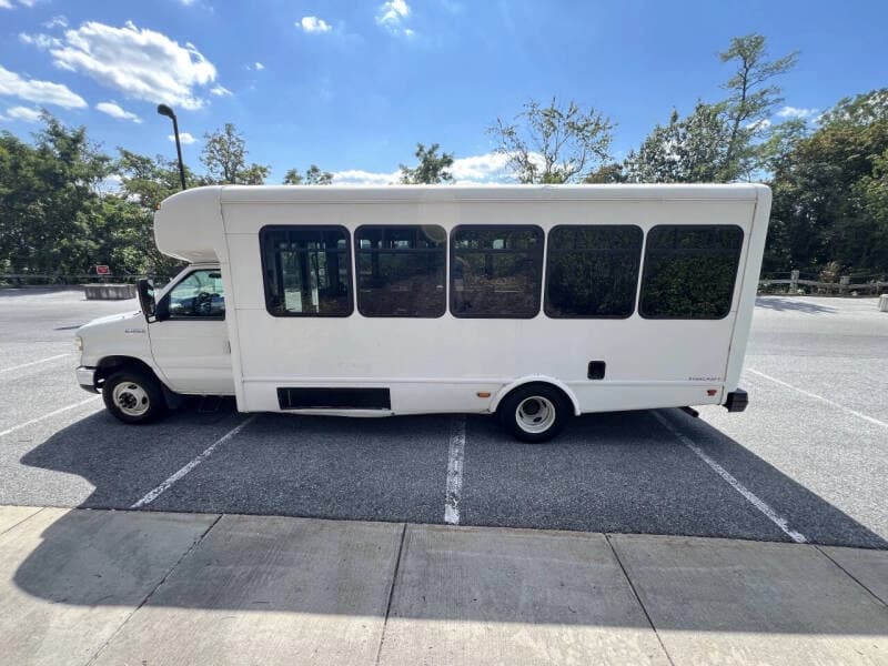 2016 Ford E450 ADA Shuttle Bus - Image 7 2016 Ford E450 ADA Shuttle Bus - Image 7