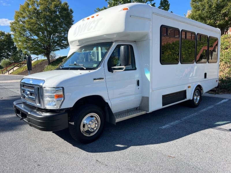 2020 Ford E450 bus 2020 Ford E450 bus