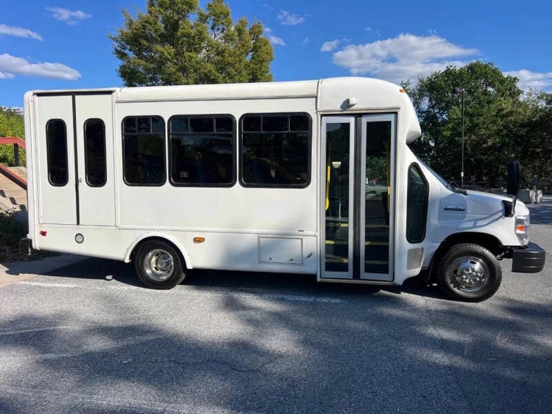 2020 Ford E450 ADA Shuttle Bus - Image 4 2020 Ford E450 ADA Shuttle Bus - Image 4