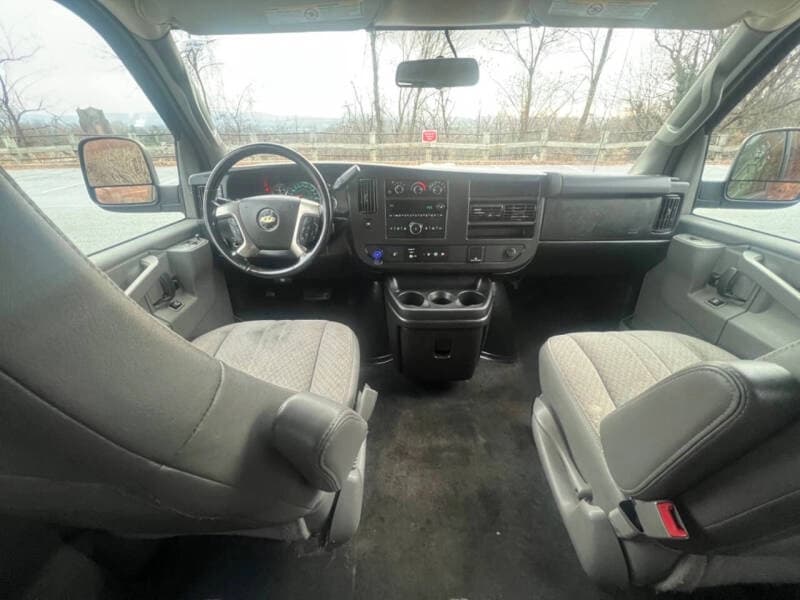 2018 Chevrolet Express LS 3500 Passenger Van - Image 11 2018 Chevrolet Express LS 3500 Passenger Van - Image 11