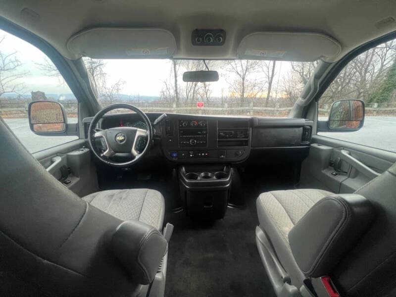 2018 Chevrolet Express LS 3500 Passenger Van - Image 12 2018 Chevrolet Express LS 3500 Passenger Van - Image 12