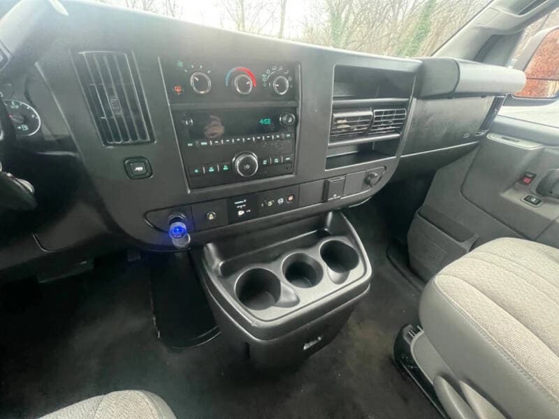 2018 Chevrolet Express LS 3500 Passenger Van - Image 14 2018 Chevrolet Express LS 3500 Passenger Van - Image 14