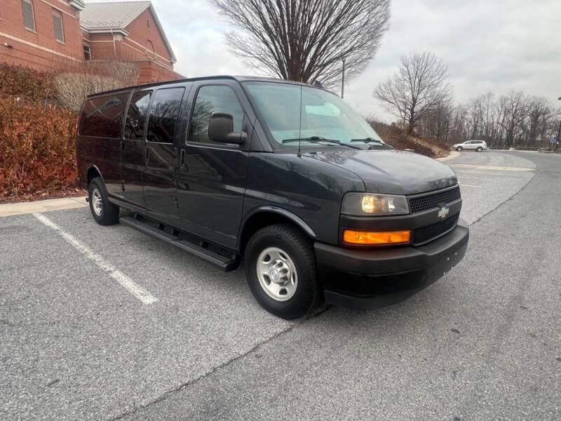 2018 Chevrolet Express LS 3500 bus 2018 Chevrolet Express LS 3500 bus