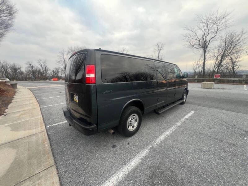 2018 Chevrolet Express LS 3500 Passenger Van - Image 7 2018 Chevrolet Express LS 3500 Passenger Van - Image 7