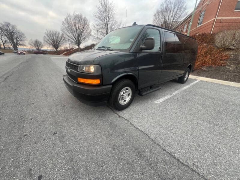 2018 Chevrolet Express LS 3500 Passenger Van - Image 9 2018 Chevrolet Express LS 3500 Passenger Van - Image 9