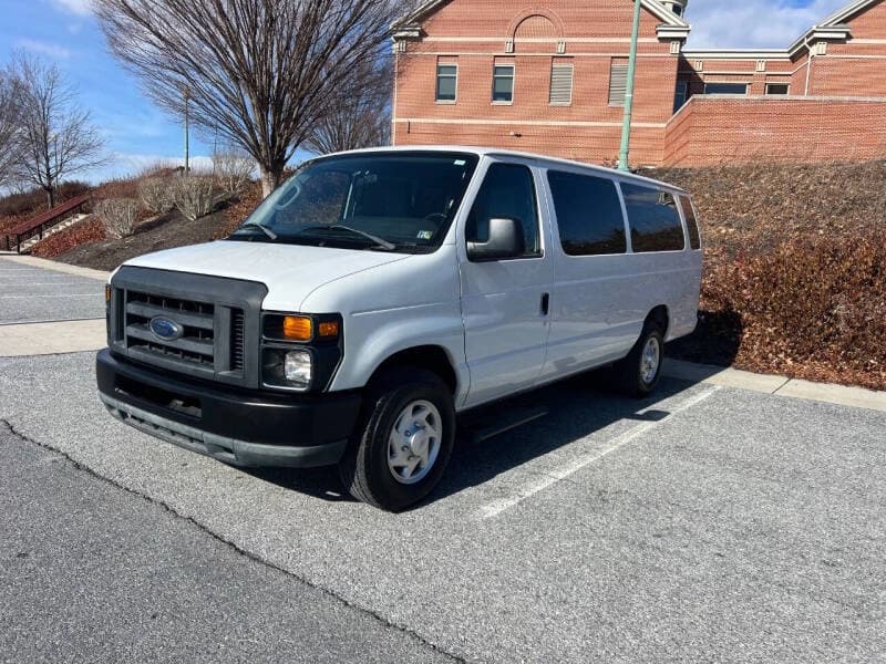 2013 Ford E350 XL bus 2013 Ford E350 XL bus