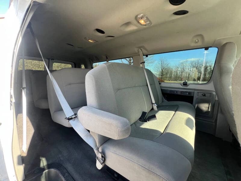 2013 Ford E350 XL Passenger Van - Image 11 2013 Ford E350 XL Passenger Van - Image 11
