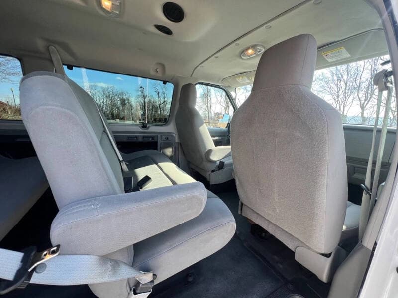 2013 Ford E350 XL Passenger Van - Image 12 2013 Ford E350 XL Passenger Van - Image 12