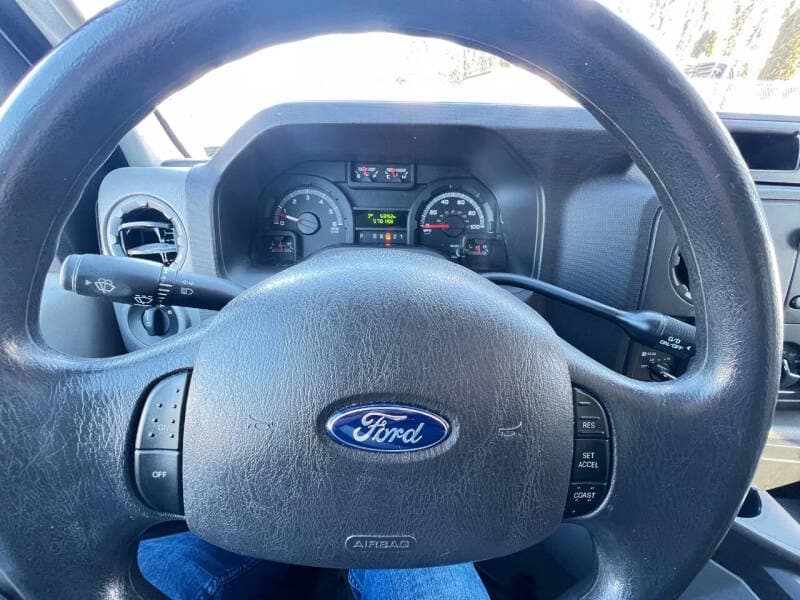 2013 Ford E350 XL Passenger Van - Image 18 2013 Ford E350 XL Passenger Van - Image 18