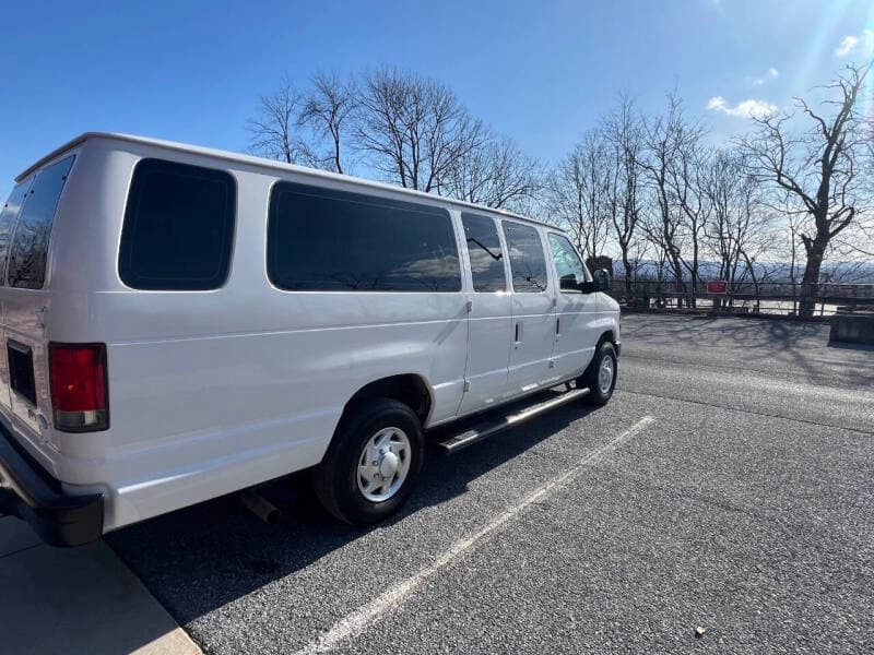 2013 Ford E350 XL Passenger Van - Image 7 2013 Ford E350 XL Passenger Van - Image 7