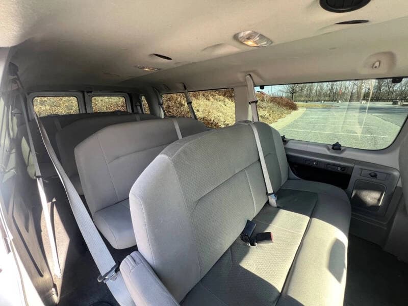 2013 Ford E350 XL Passenger Van - Image 10 2013 Ford E350 XL Passenger Van - Image 10