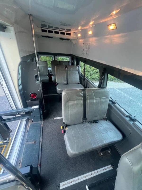 2012 Ford E350 SD ADA Passenger Van - Image 13 2012 Ford E350 SD ADA Passenger Van - Image 13