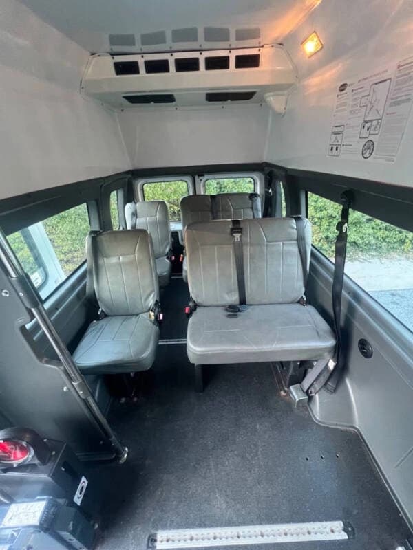 2012 Ford E350 SD ADA Passenger Van - Image 14 2012 Ford E350 SD ADA Passenger Van - Image 14