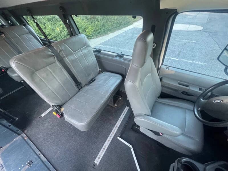 2012 Ford E350 SD ADA Passenger Van - Image 16 2012 Ford E350 SD ADA Passenger Van - Image 16