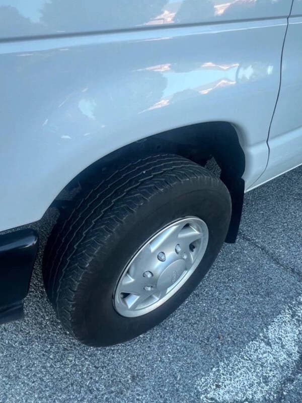 2012 Ford E350 SD ADA Passenger Van - Image 7 2012 Ford E350 SD ADA Passenger Van - Image 7