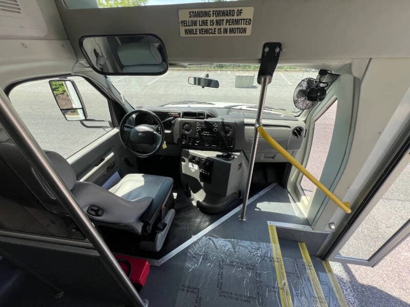 2017 Ford E450 ADA Shuttle Bus - Image 12 2017 Ford E450 ADA Shuttle Bus - Image 12