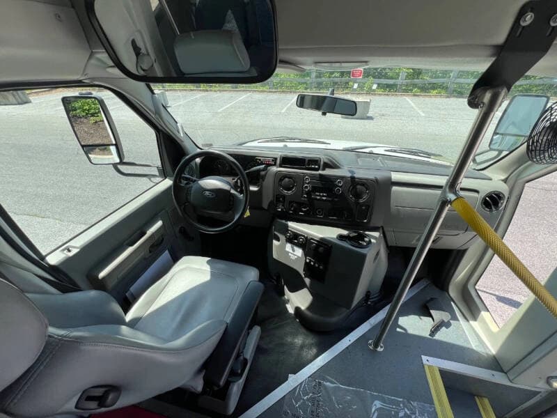 2017 Ford E450 ADA Shuttle Bus - Image 13 2017 Ford E450 ADA Shuttle Bus - Image 13