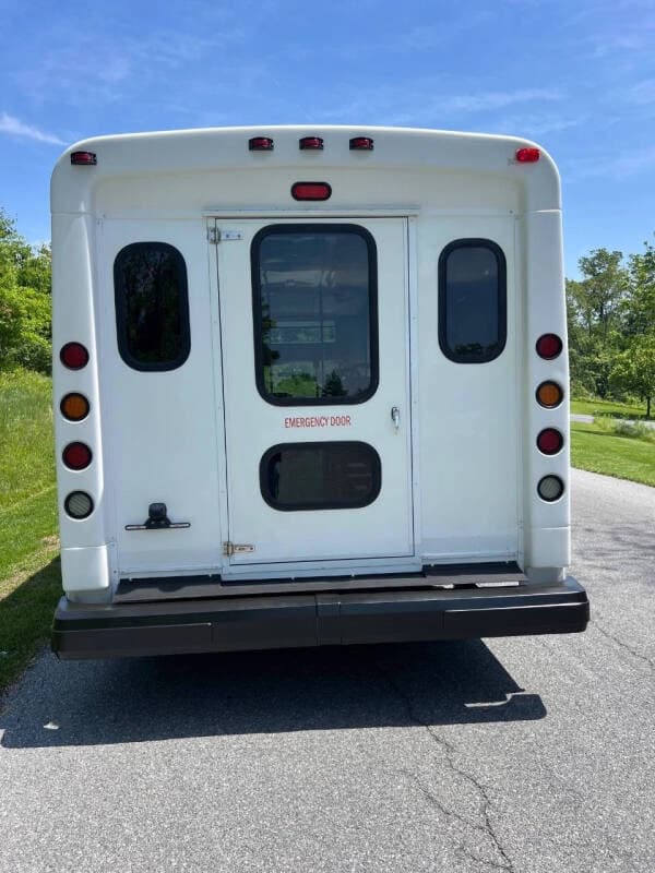 2017 Ford E450 ADA Shuttle Bus - Image 5 2017 Ford E450 ADA Shuttle Bus - Image 5